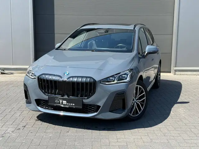 BMW 225
