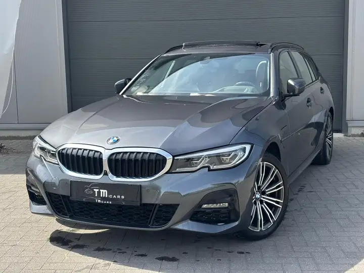 BMW 320 Pano dak/laserlicht/360° camera/xdrive